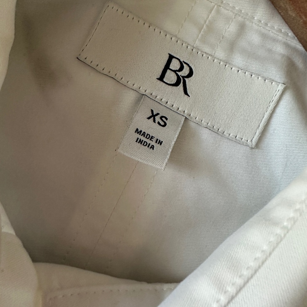 BANANA REPUBLIC - cropped white button up - Picture 4 of 4